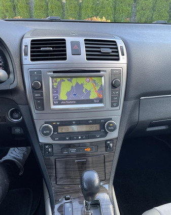 Toyota Avensis cena 31900 przebieg: 199900, rok produkcji 2012 z Wrocław małe 326